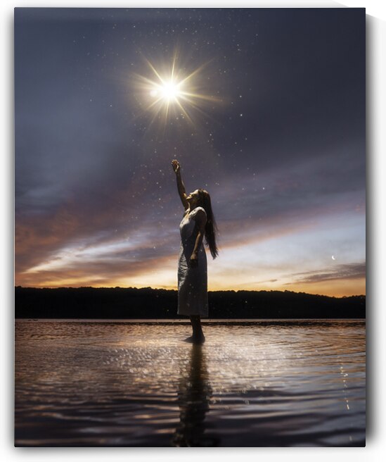 Keep focused on the light by Auracity