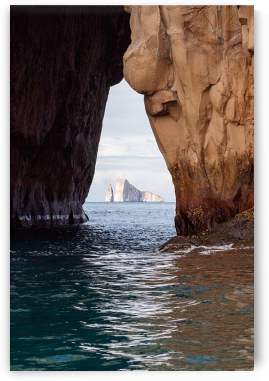 Kicker Rock through the rock tunnel by Ad Gr