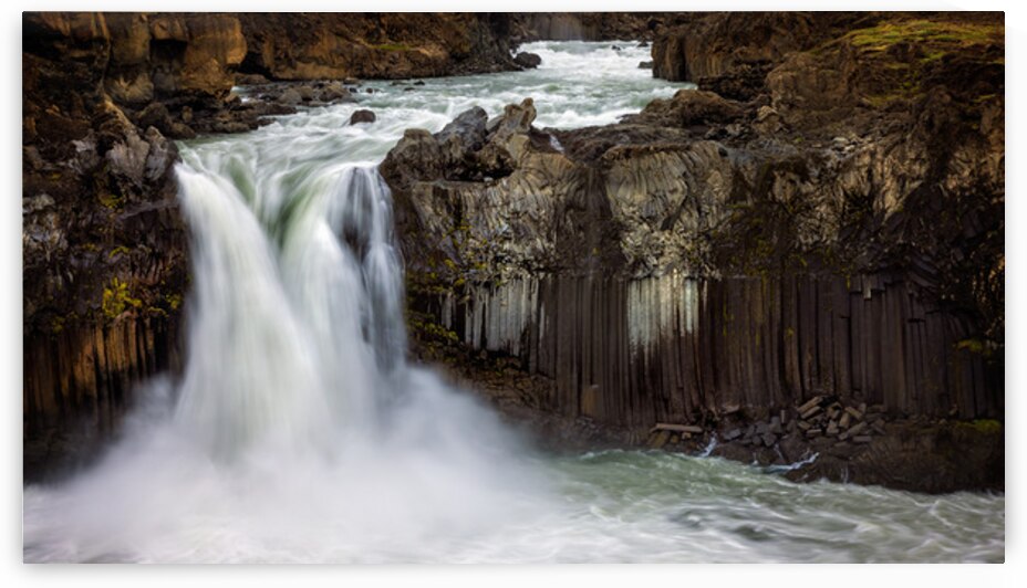 ALDEYJARFOSS by Doug Sturgess