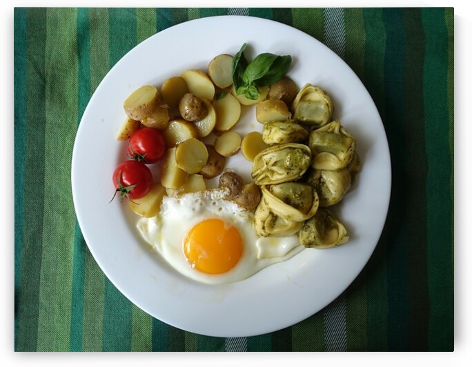 egg by Massimo Frascogna