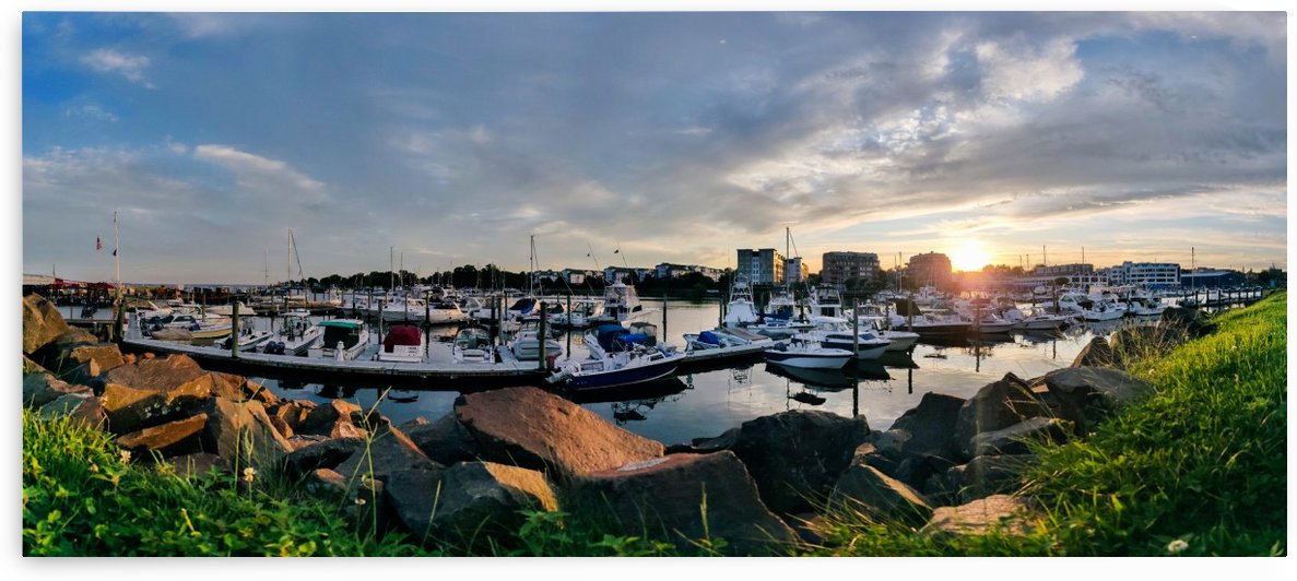 Sunset and Sea: The last drop of golden sun ray falls over the harbor  by Jason Wen Bin TONG 