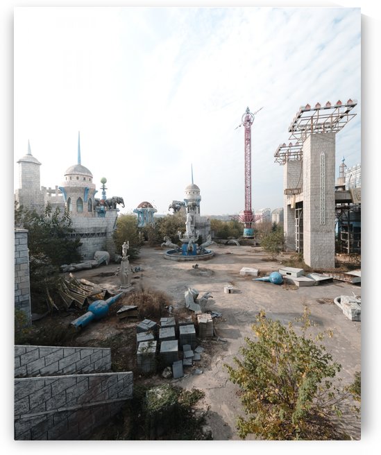 Abandoned Chinese Theme Park Sino World by Steve Ronin