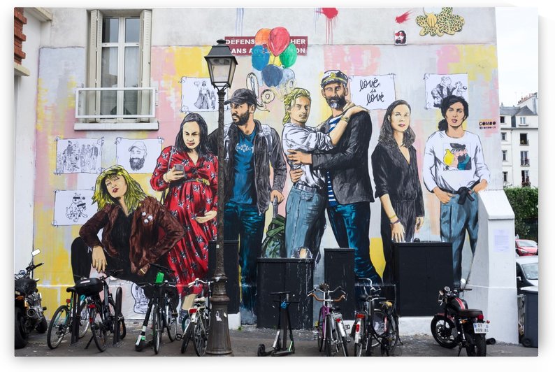 Dans Le Marais by Bill Osuch