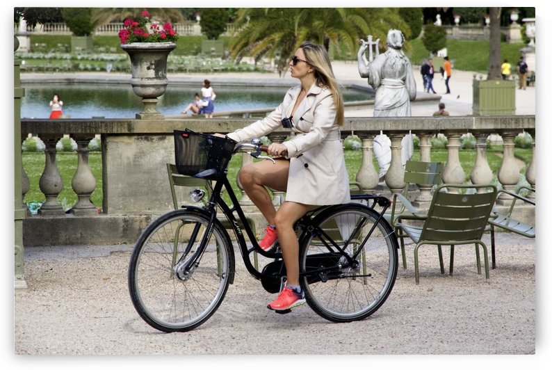 Elegance in Jardin de Luxembourg by Bill Osuch