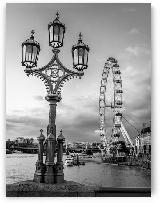 Street lamp with London Eye, London, UK by Assaf Frank