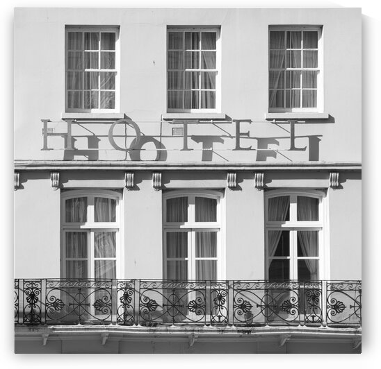 Hotel in Windosr by Assaf Frank