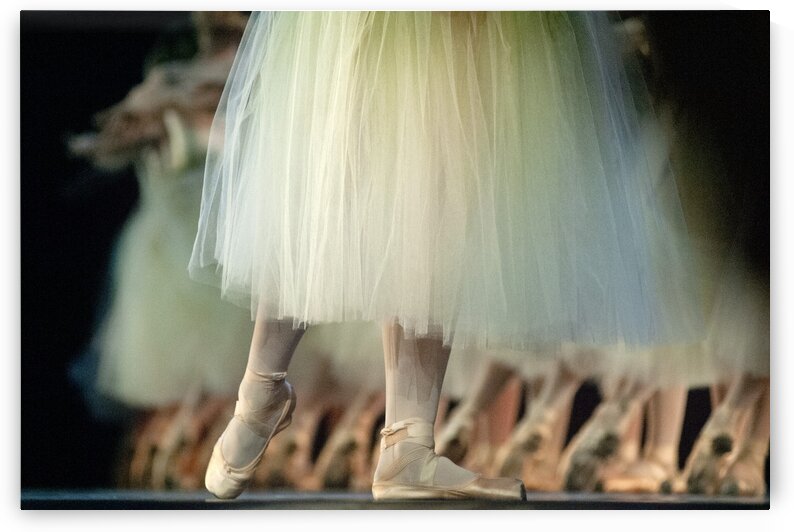 Ballet 8 by Henry Pontual