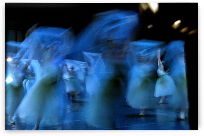 Ballet 2 by Henry Pontual
