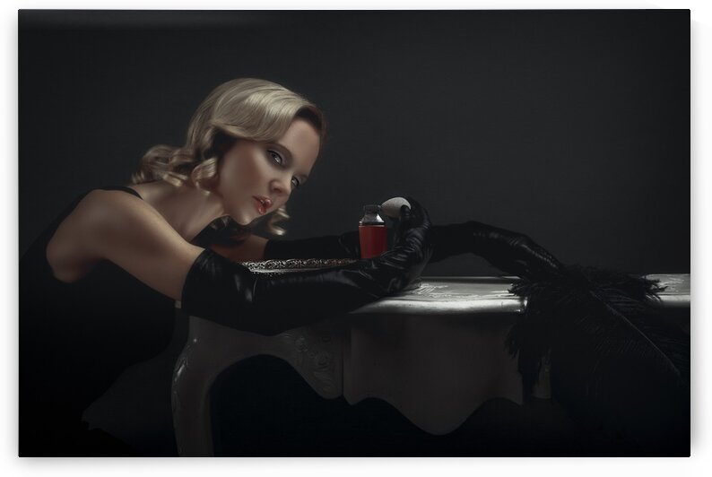 Glamourous portrait of a beautiful blonde woman from the 50s posing with a vintage perfume bottle by Artmood Visualz