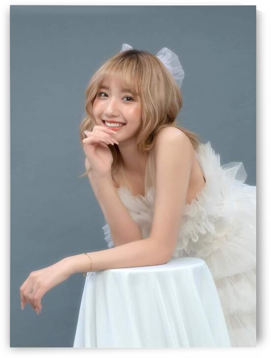 A girl with a sexy body with a free style of dress by Jenss Chmitz