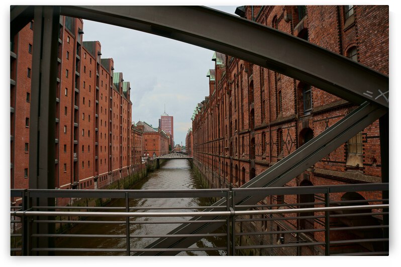 Hamburg canals by Cedric Doz