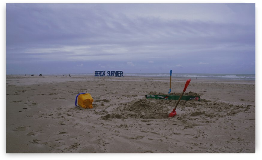 Winter beach in France by Cedric Doz