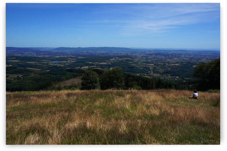 A girl watches France by Cedric Doz