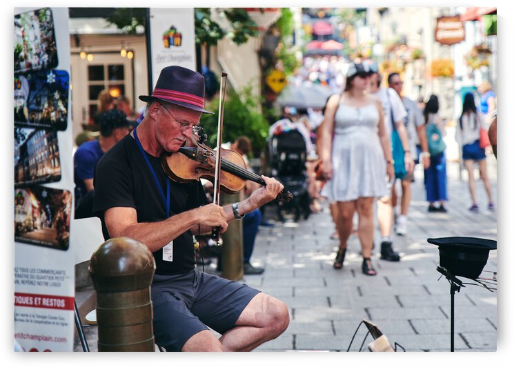 Violin on the streets of Quebec city  by Yahya Hisham