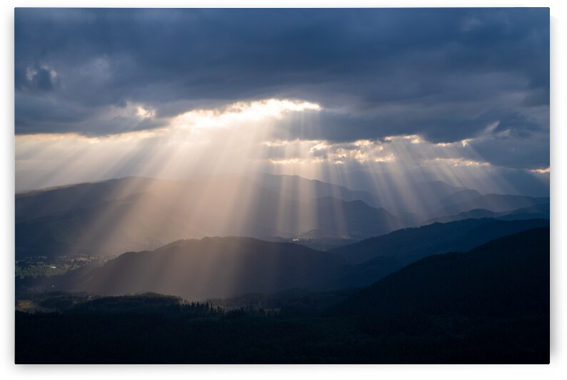 Light Rays in Washington by Noah Lang