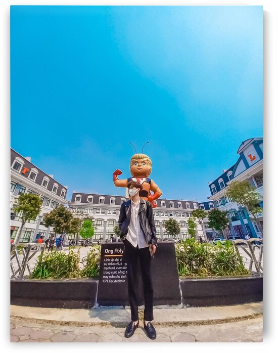 All around you are beautiful crabs by Seren Studer