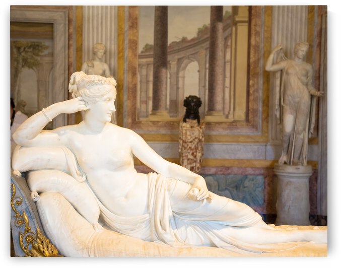 Classical statue of Pauline Bonaparte made by Antonio Canova by Paolo Modena