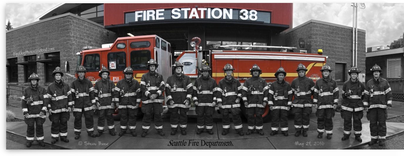 Включи пожарная 3. Seattle Fire Department. Сиэтл пожарная часть. Форма пожарных США. Форма пожарного в Америке.