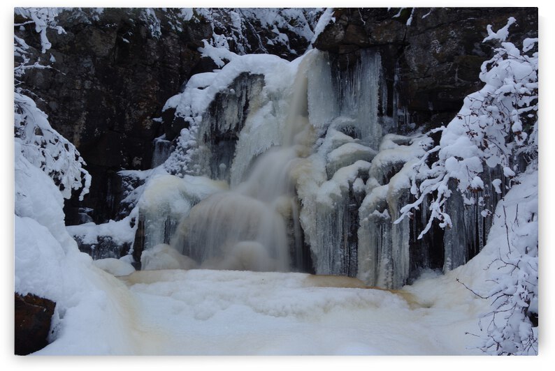 Icy waterfall at triplefalls by Dustin Carroll