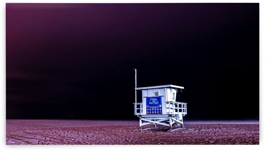 Tower 16 | Santa Monica Beach by Sidney Tran