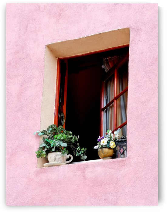 Window in Pink Wall by Saowalux Poshyanandana