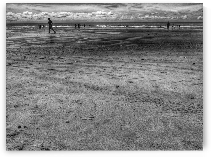 The Beach B&W by Light Through Glass