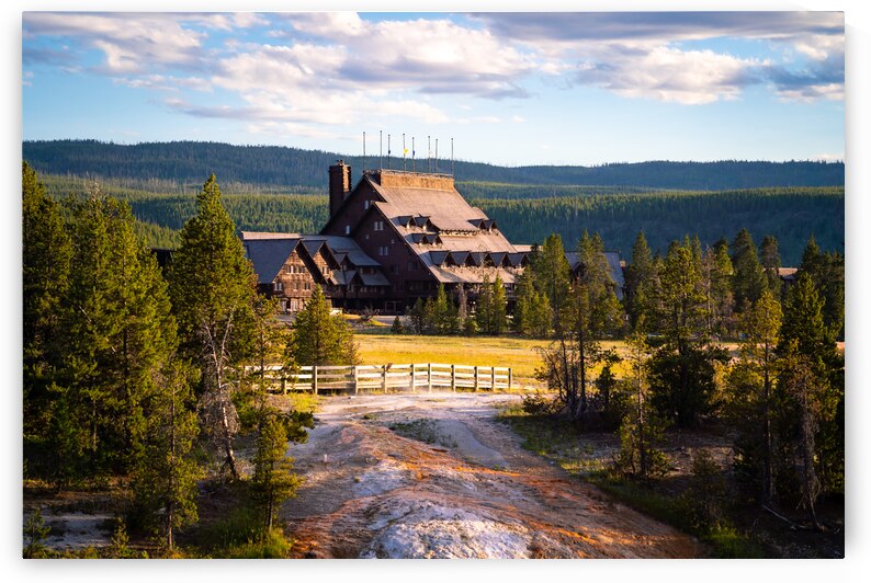 Old Faithful Inn by Noah Lang