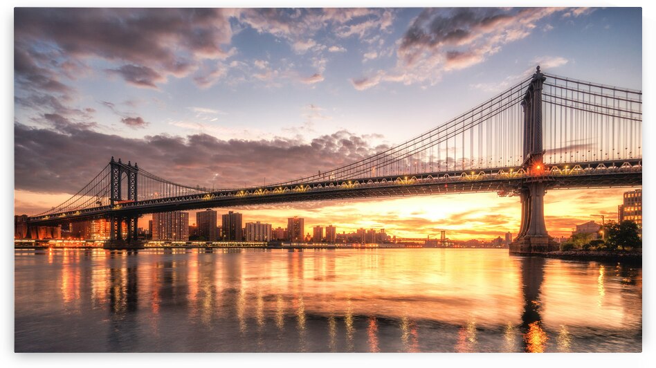 Golden hour at Manhattan Bridge by Dutch Photographer