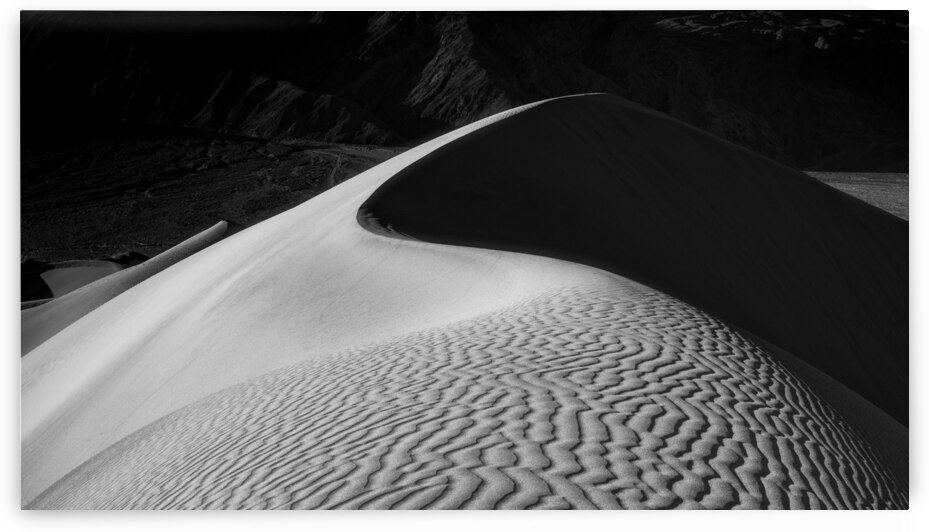 Mesquite Flatdunes Death Valley National Park by Dutch Photographer