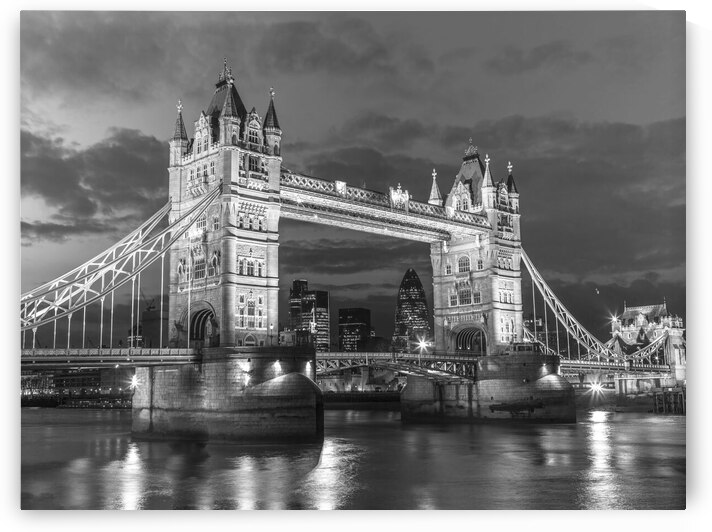 London Bridge BW by Assaf Frank