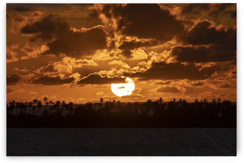 Coucher de soleil sur Fakarava by Sophie Thibault