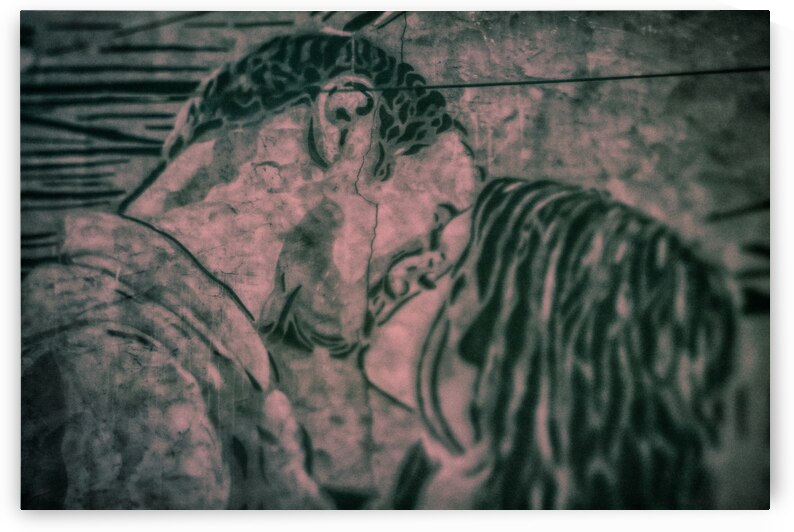 Urban Loves Echo by Dream World Images