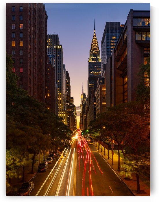 Manhattanhenge when the sun sets along 42nd street in NY by Steve Heap