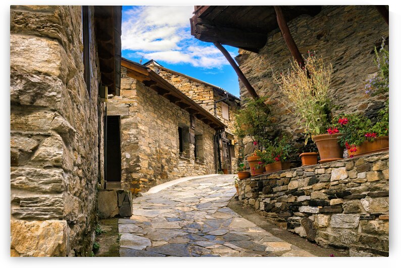 Flowering Corners of Penalba - CR2210-8004-ORT by JordiCarrio