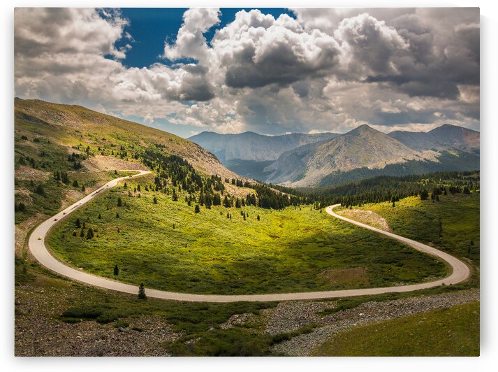 Large horseshoe bend on Cottonwood pass by Steve Heap