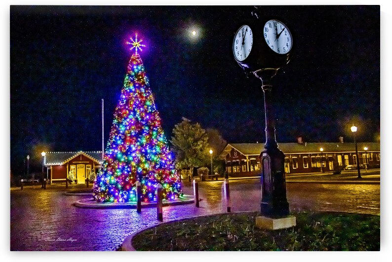 Christmas In The Valley 3-Train Depot by Susan Diann Photography