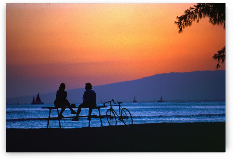 Sharing the Sunset Hawaii by Lauren Pritchett Photography