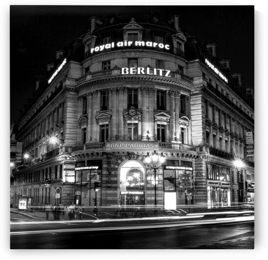bnp paribas at night  square 3449 Berlitz 13k by Black And White
