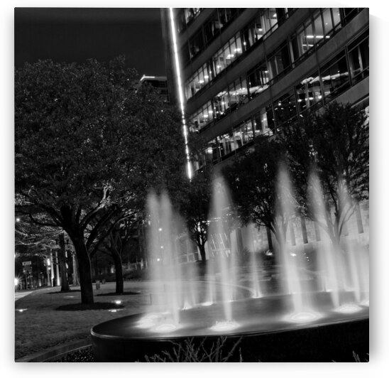 hunt building fountain  square 765 Akard 13k by Black And White