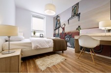 BIRD FEED Mural print