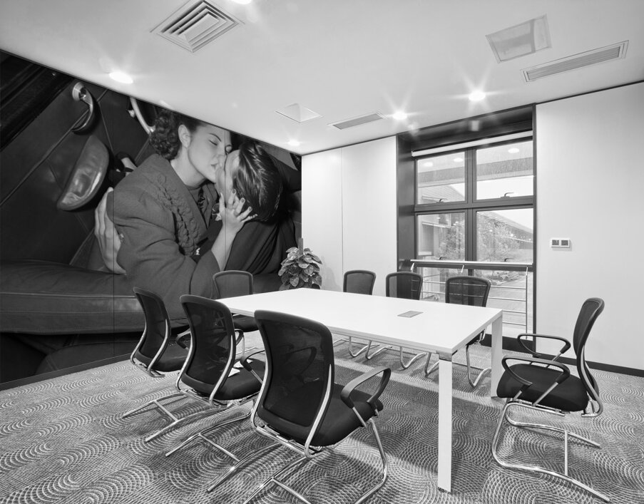 1940s CLOSE-UP COUPLE KISSING IN CONVERTIBLE CAR 201553 Wall Printing