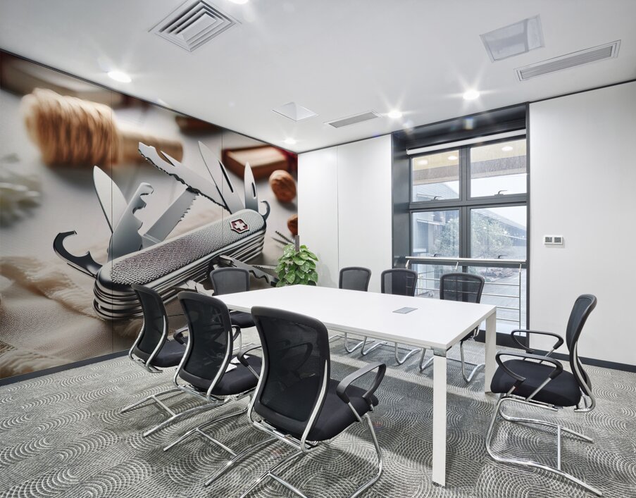 170 Swiss army knife on white table Wall Printing