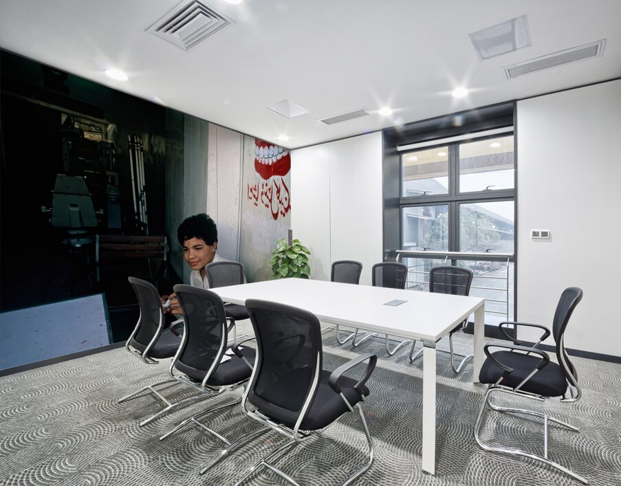 Pakistan. A street dentist in Peshawar Wall Printing