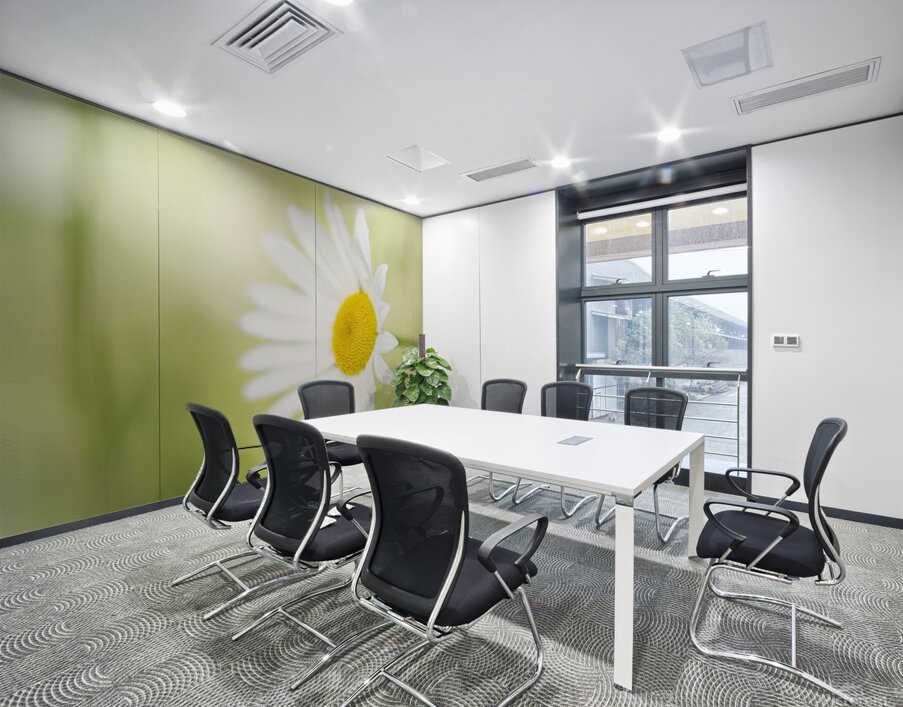 The Subtle Allure of a Simple Daisy Wall Printing