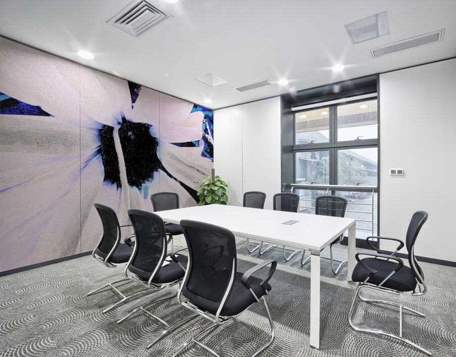 Abstract Daisy Flower in White Wall Printing