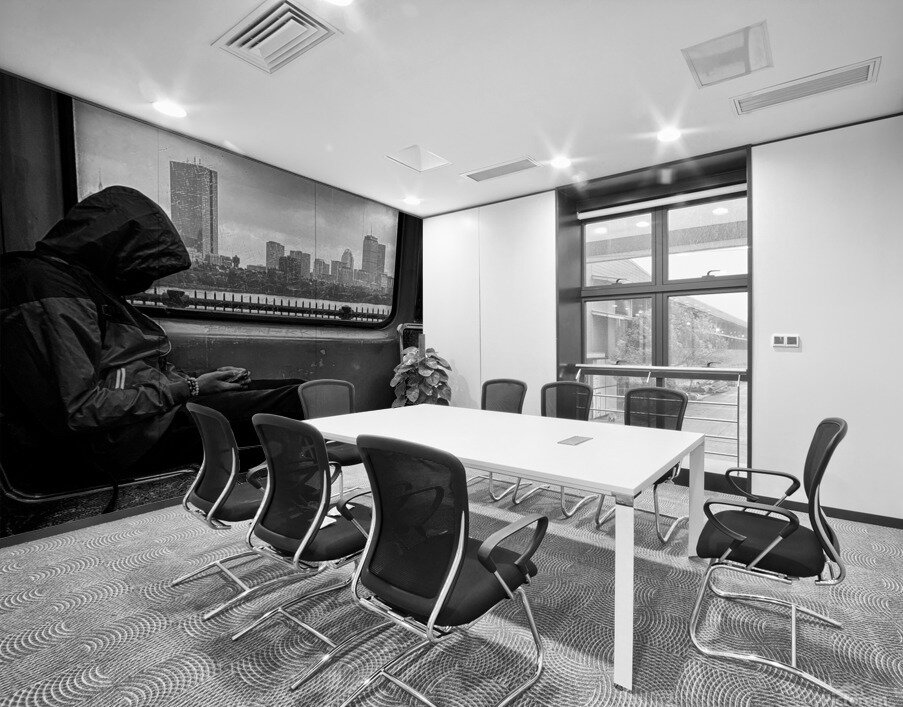 The Commuter Wall Printing