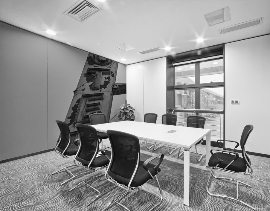 Run Down Hotel Sign Wall Printing