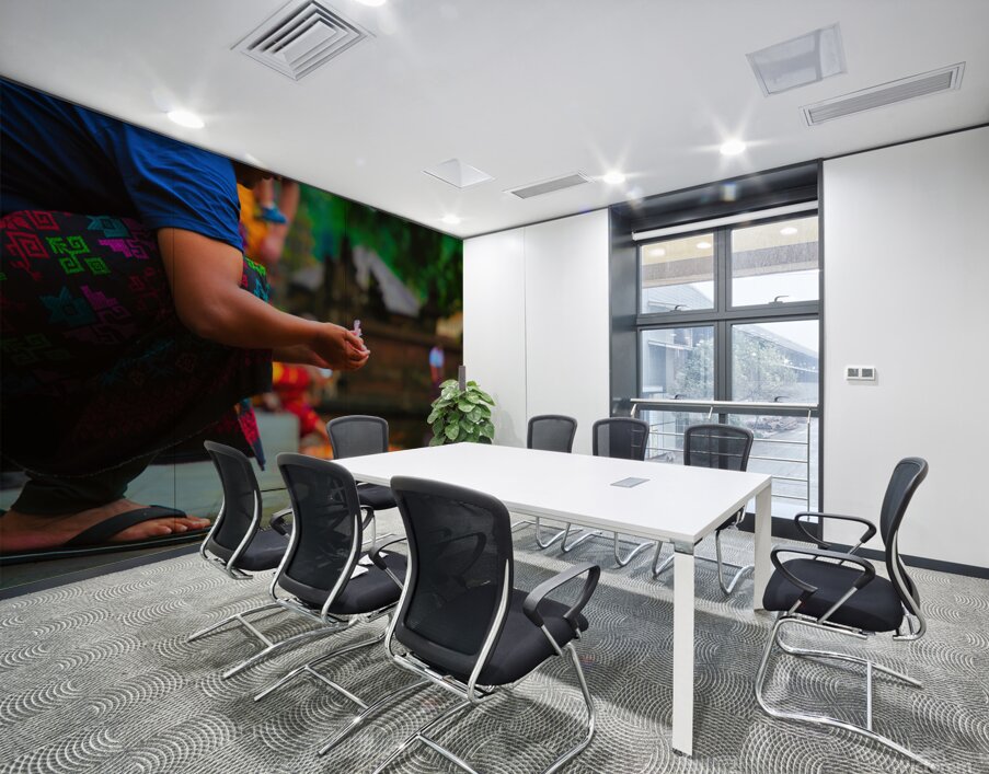 Bali Feeding Fish – Tirta Empul Temple Indonesia Wall Printing