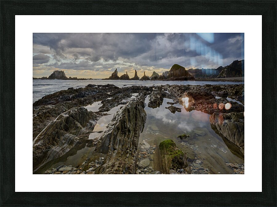 Shoreline in  Gueirua Picture Frame print