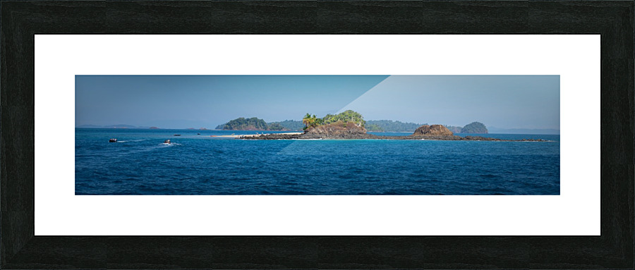 Isla Granito de Oro Pano Picture Frame print